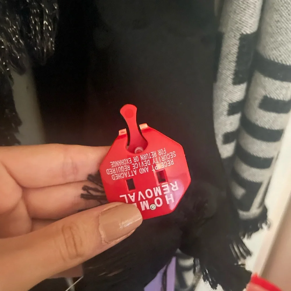 NWT Gucci jumbo GG monogram 100% wool scarf black on black - Picture 12 of 13